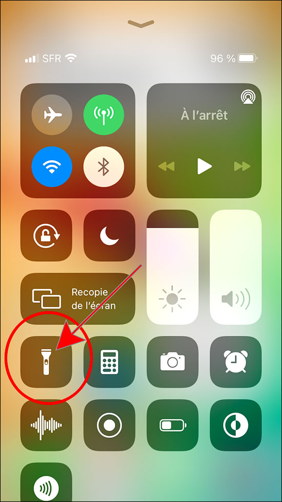 icone de lampe torche sur iphone 8
