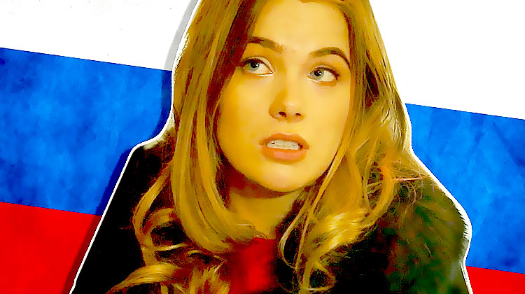 femme russe avec drapeau russe