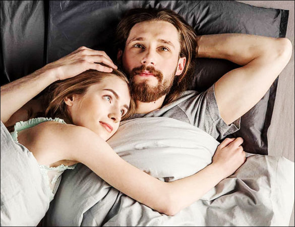 Un couple a un rapport sexuel