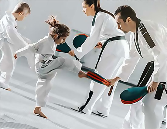 Un enfant fait du judo