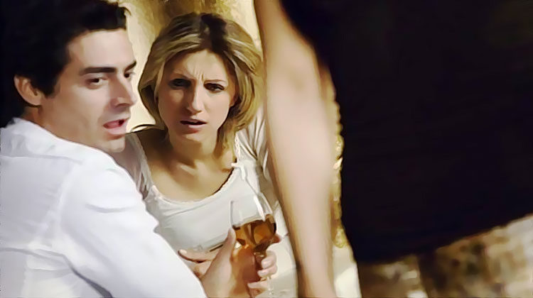 homme coureur de jupons bave devant une autre femme