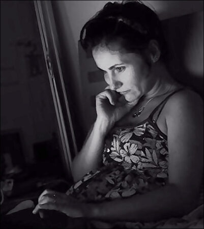 femme pense a son amant
