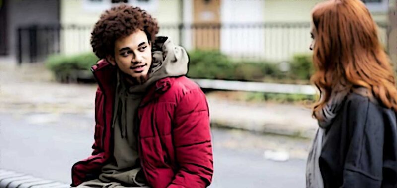 gros plan sur un homme