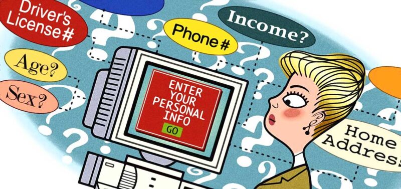 une femme donne ses donnees personnelles sur son ordinateur