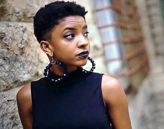 femme noire alpha decidee