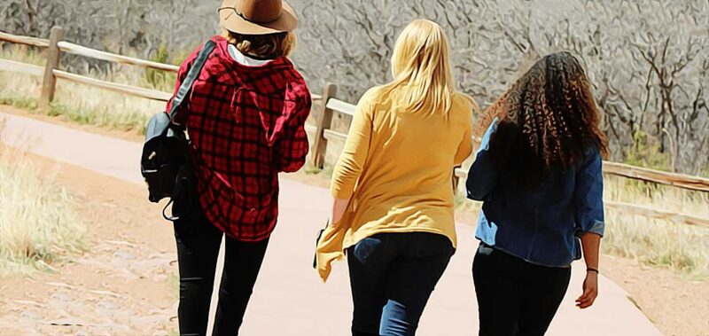 trio trois filles de dos